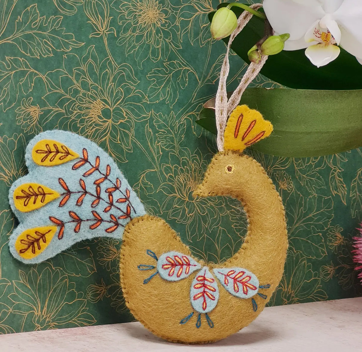 Folk Peacock Felt Craft Mini Kit